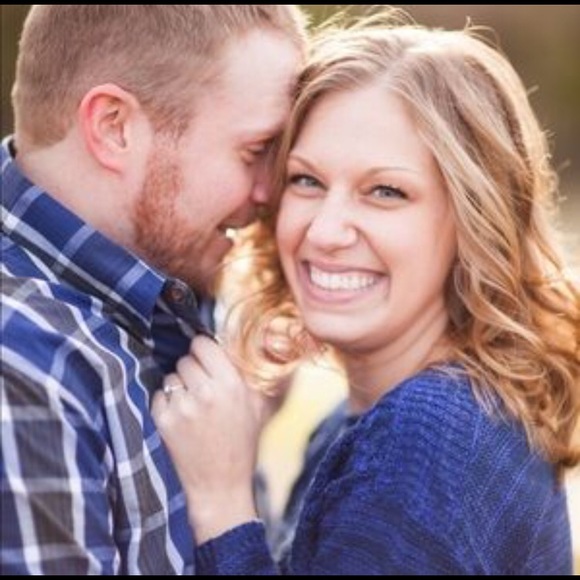 Posh Ambassador, Top Seller & Sharer, Fast Shipper - Picture 1 of 2